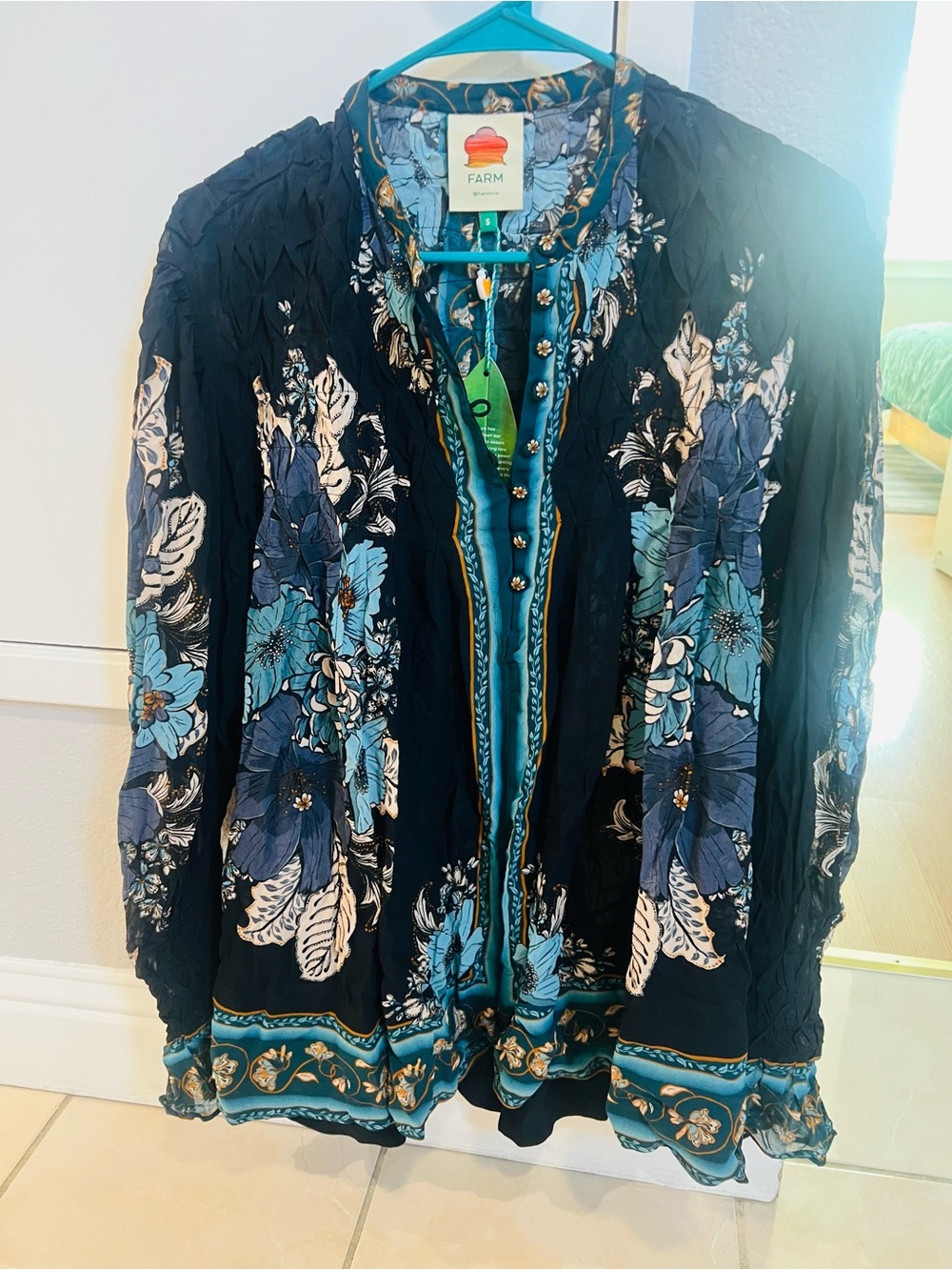 FARM Rio Blossom Tapestry Black Bee Smocked Blouse - Size Small - Brand new - Picture 4 of 8